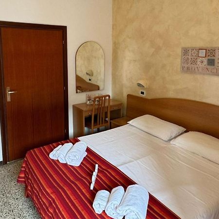 Hotel Caruso Rimini Extérieur photo